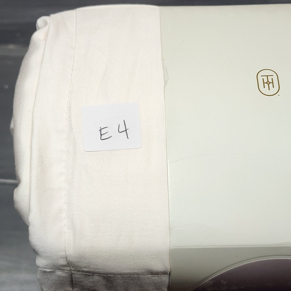 Threshold King Performance Sheet Set 400TC Cotton Sateen Eyelet Ruffle Ivory 4pc - Picture 8 of 8